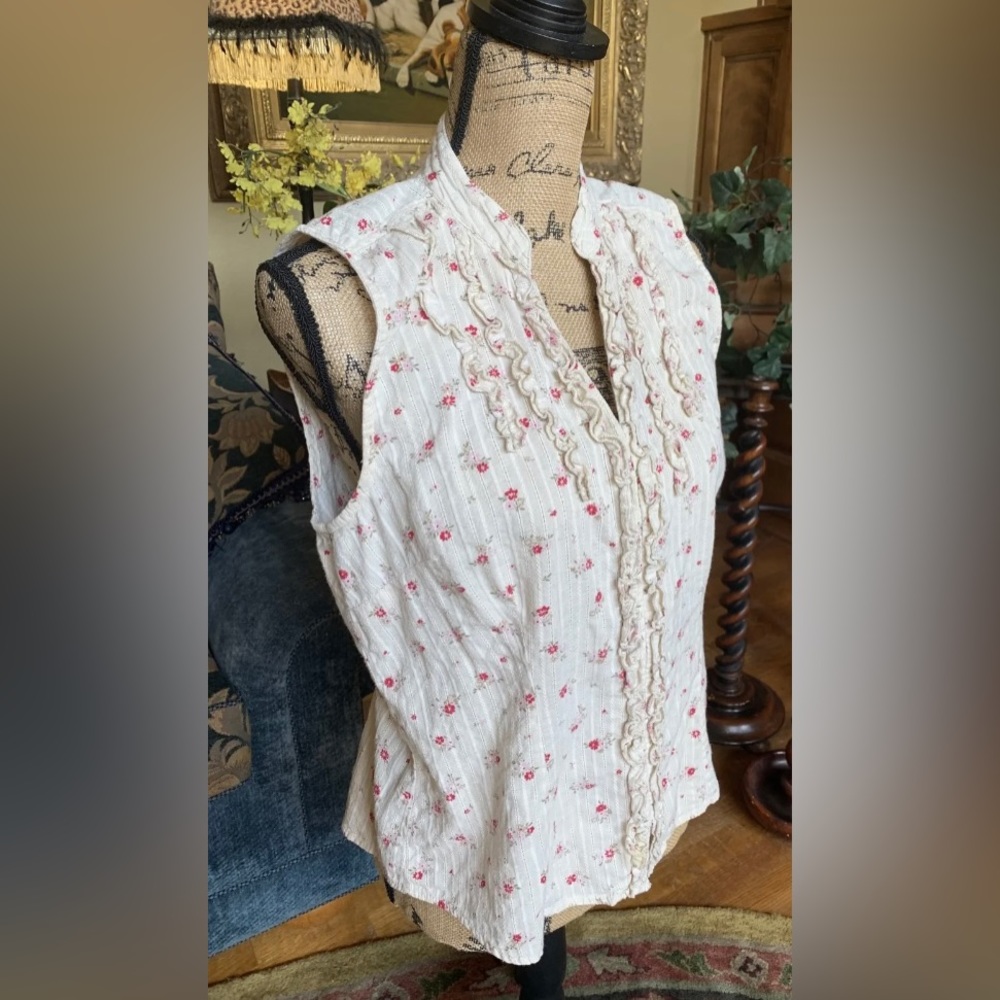 Ruffles and Roses! Prairie Style Sleeveless Blouse Size M